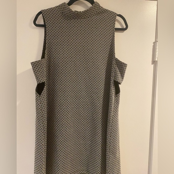 MOD 60S CUTOUT BLACK AND WHITE TWEED DRESS - Picture 2 of 6